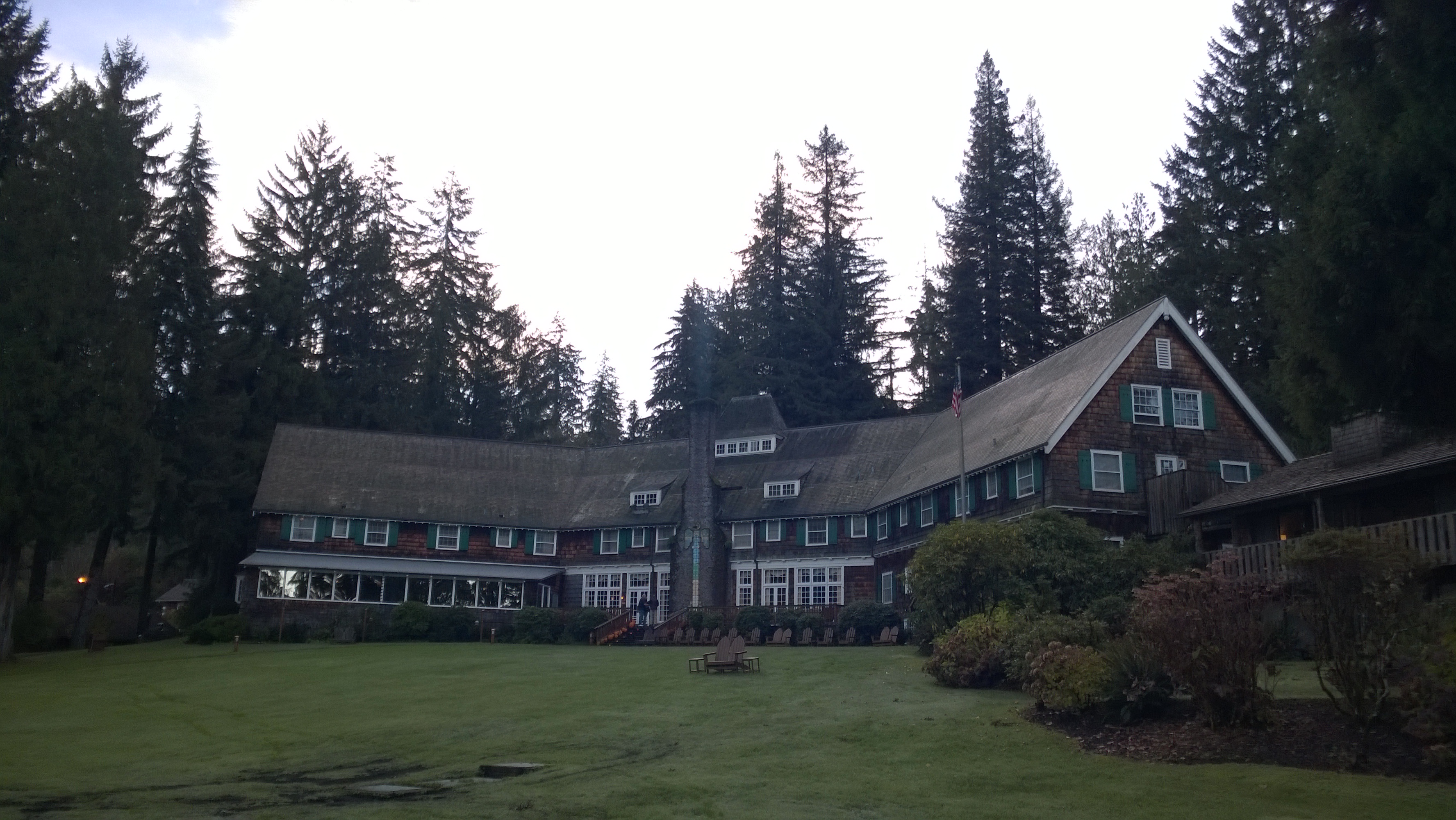 A memorable meal at the Lake Quinault Lodge