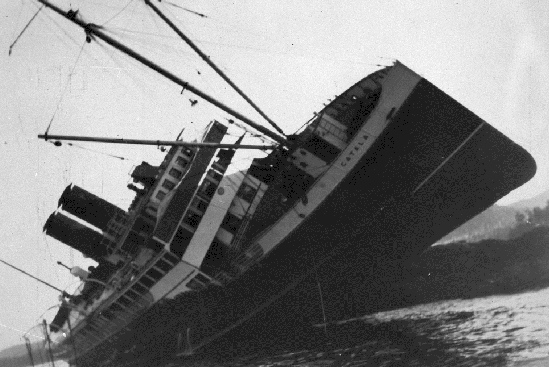 SS Catala wrecked on Sparrowhawk Reef in 1927.